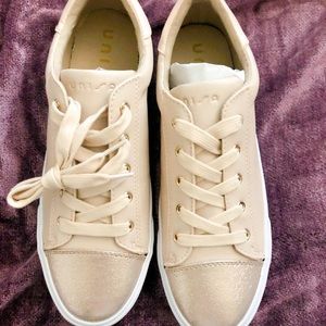 Unisa rose and gold comfortable tennis shoes